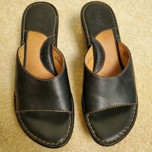 Born size 8 leather sandals